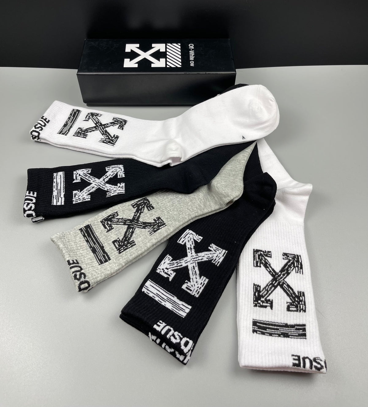 Off-White Black White Grey Bold Arrow Cuffs Crew Socks, image 3