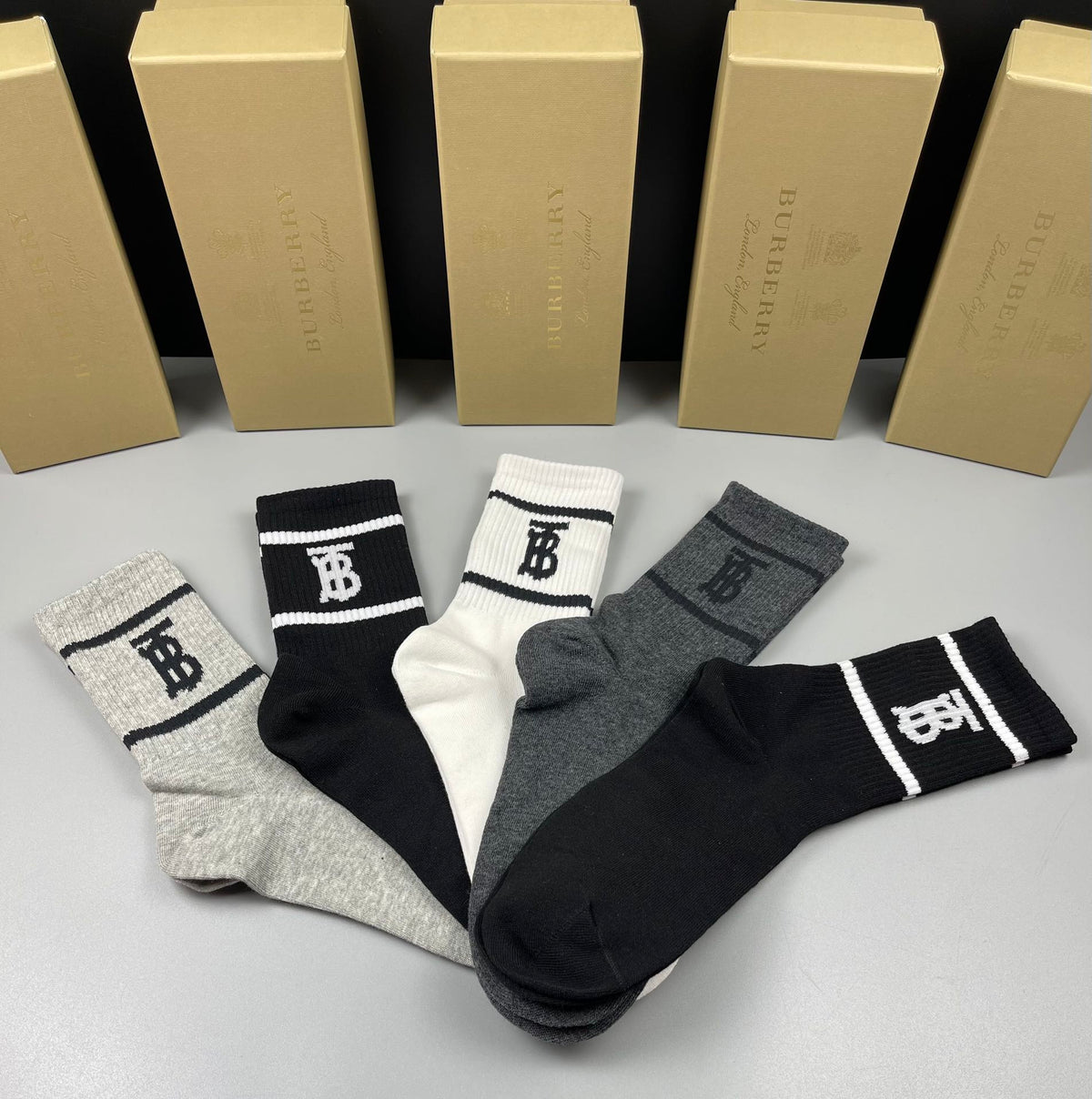 Burberry White Black Grey Broad Cuff B Crew Socks, image 2