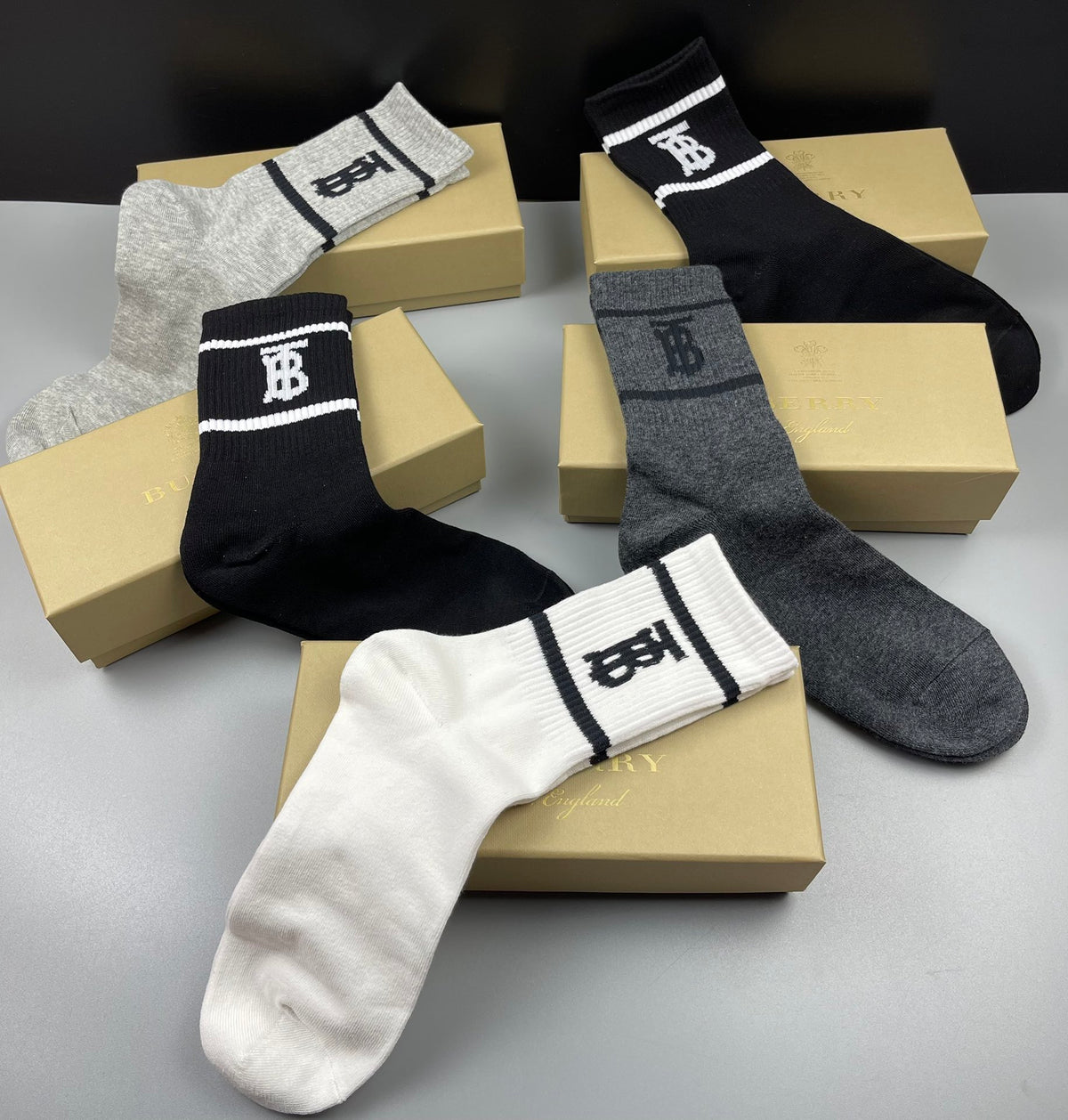 Burberry White Black Grey Broad Cuff B Crew Socks, image 4
