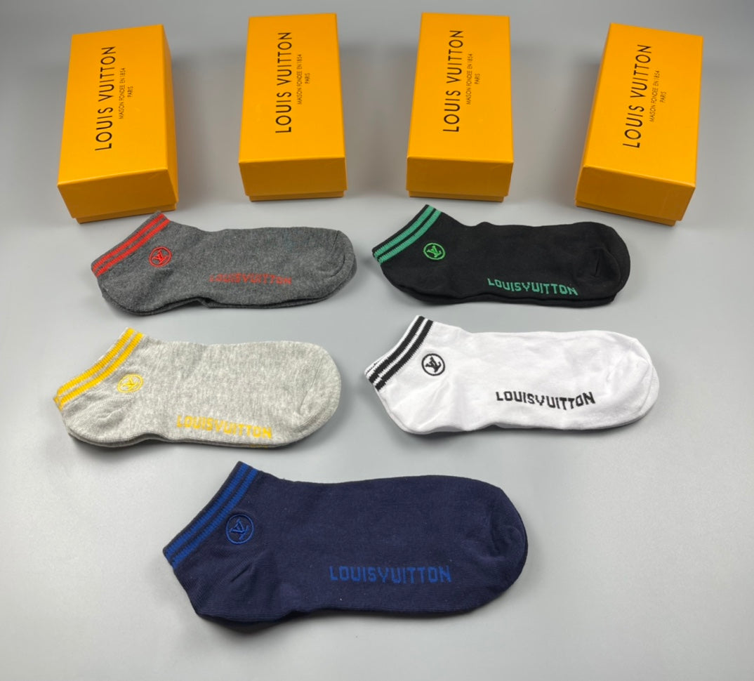 Louis Vuitton Neutral Fine Stripe Cuffs Ankle Socks, image 4