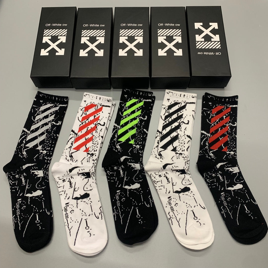 Off-White Neutral Bright Diagonal Stripe Patterns Crew Socks, image 2