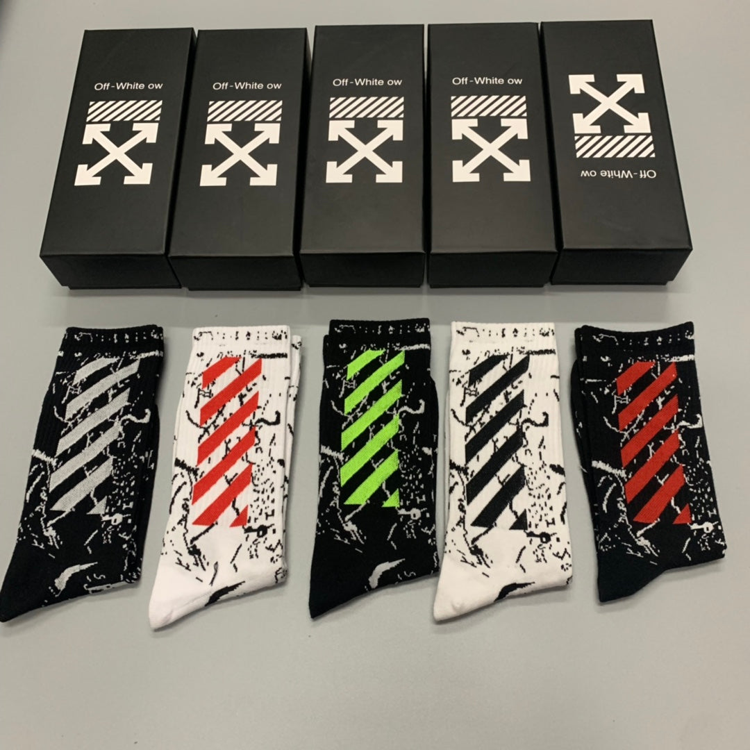 Off-White Neutral Bright Diagonal Stripe Patterns Crew Socks, image 1