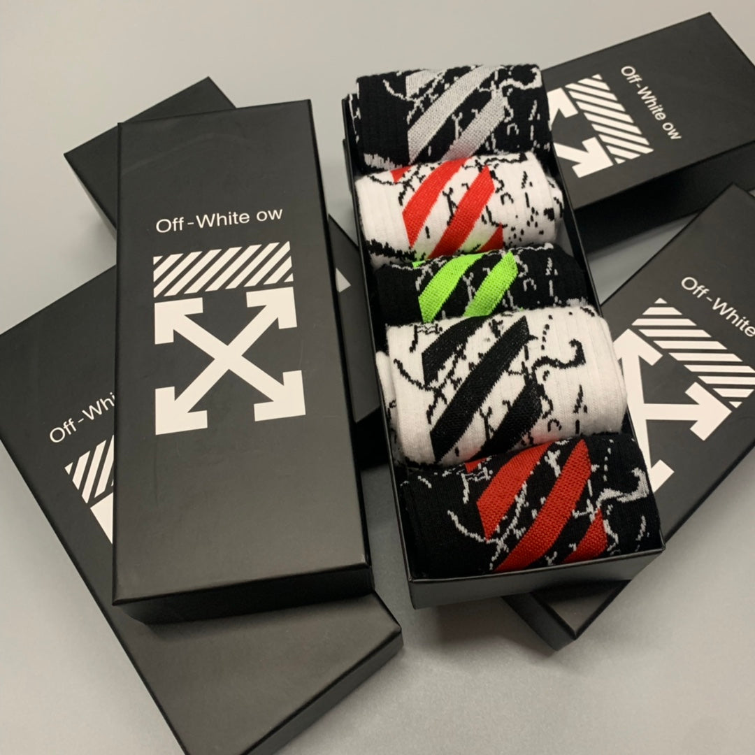 Off-White Neutral Bright Diagonal Stripe Patterns Crew Socks, image 6