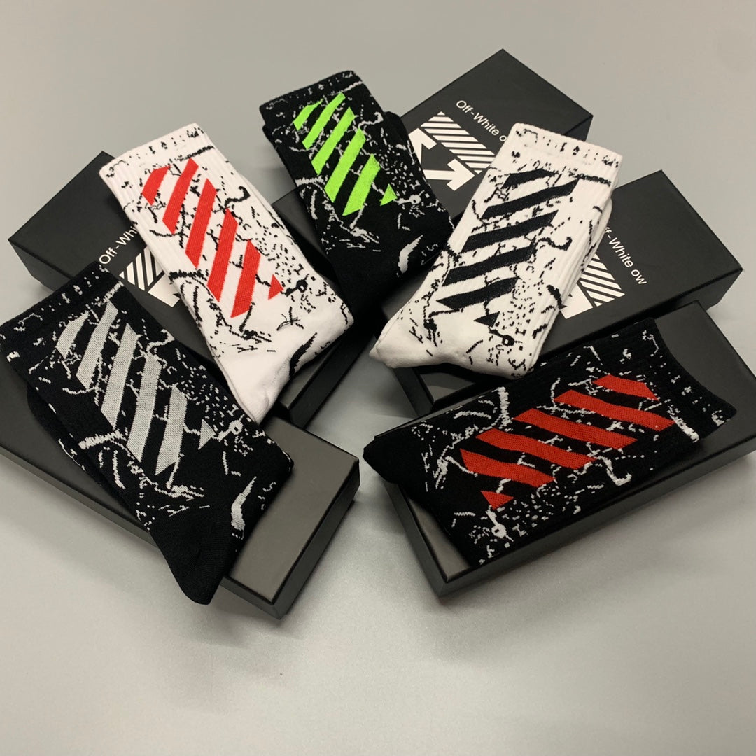 Off-White Neutral Bright Diagonal Stripe Patterns Crew Socks, image 5