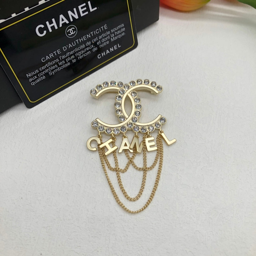 Chanel style brooches - product photo 5
