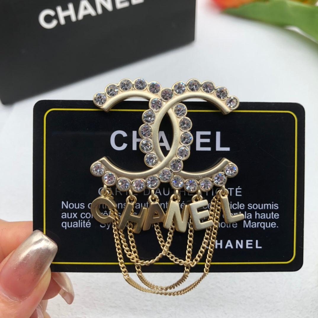 Chanel style brooches - product photo 3