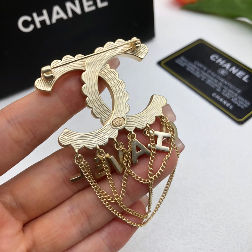 Chanel style brooches - product photo 4