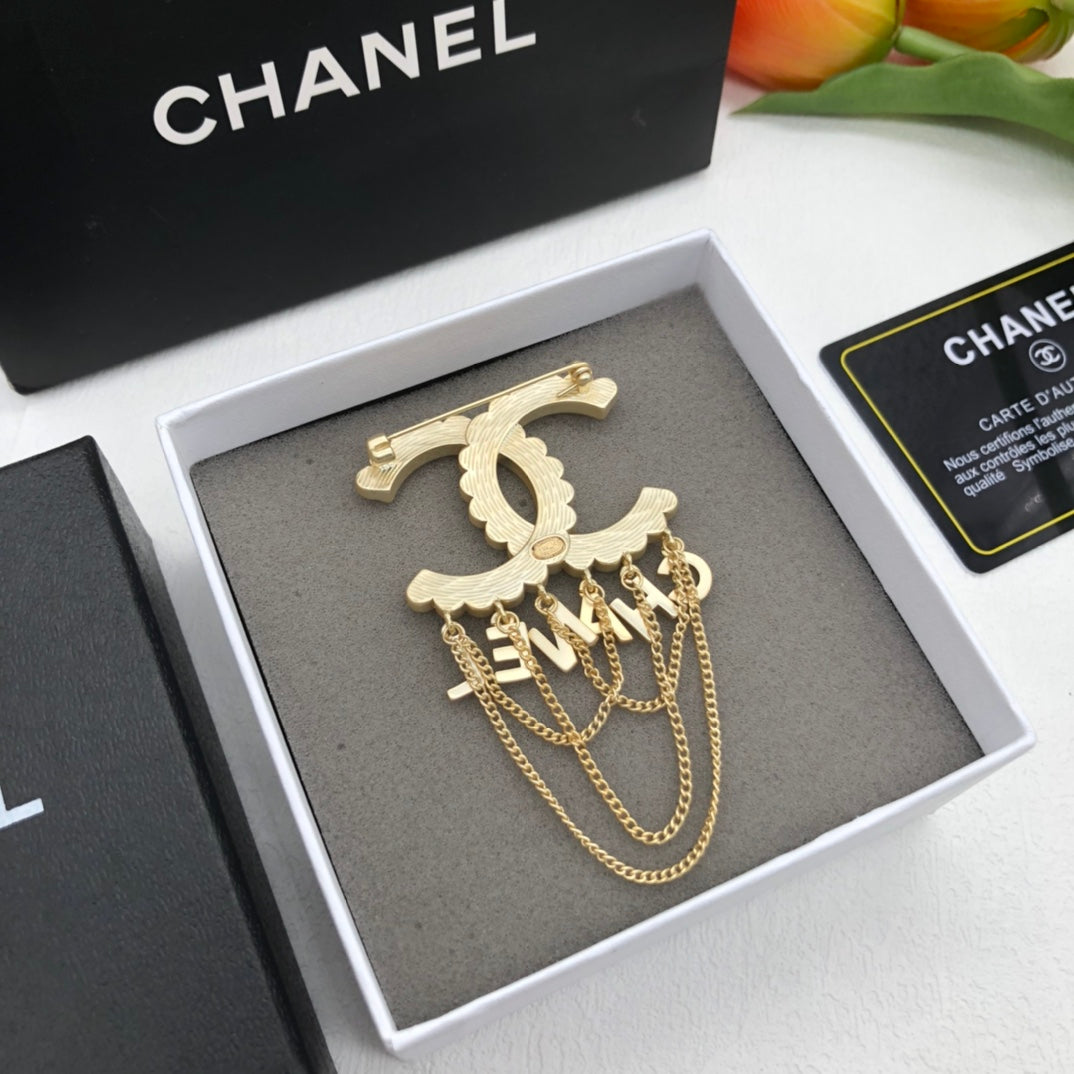 Chanel style brooches - product photo 2