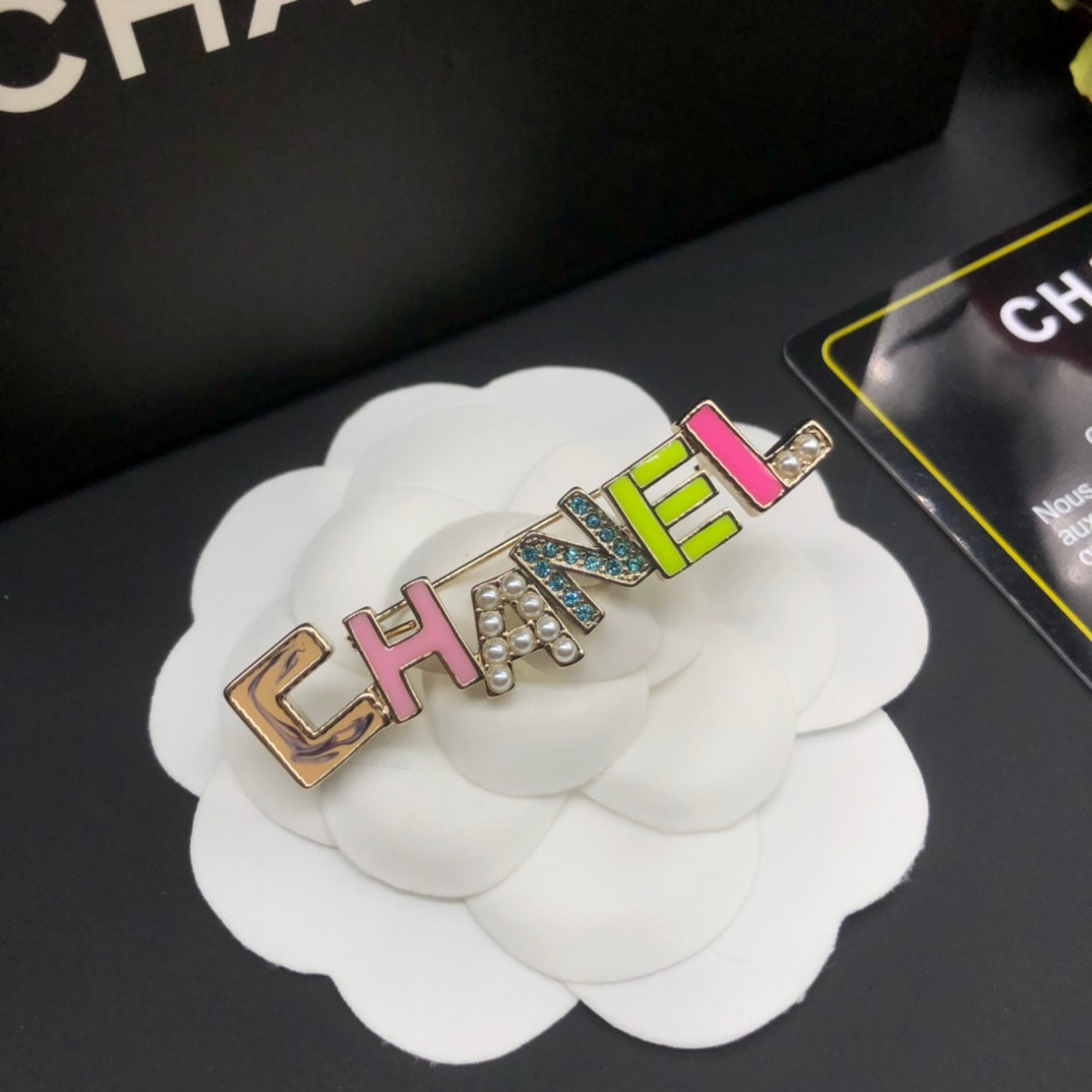 Chanel style brooches - product photo 5