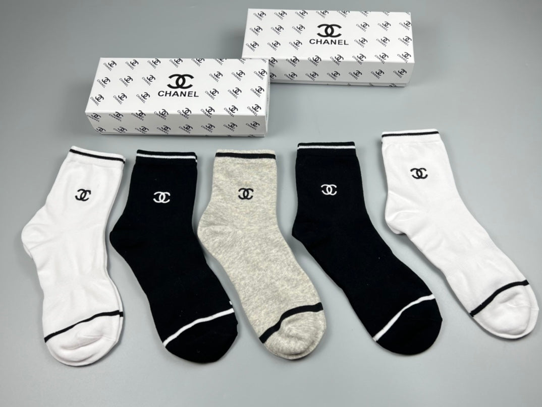 Chanel Black White Plain Contrast Cuffs Ankle Socks, image 1