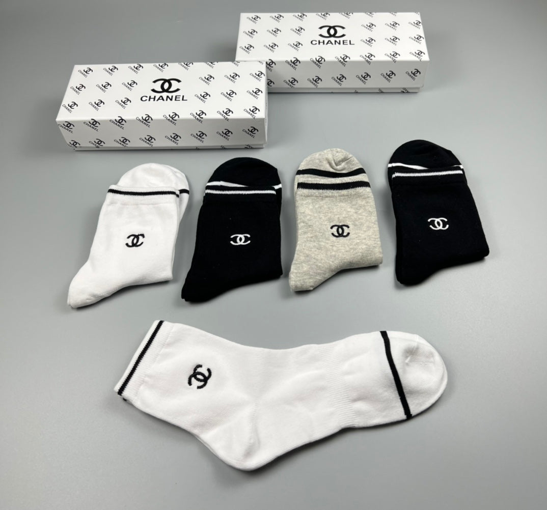 Chanel Black White Plain Contrast Cuffs Ankle Socks, image 7