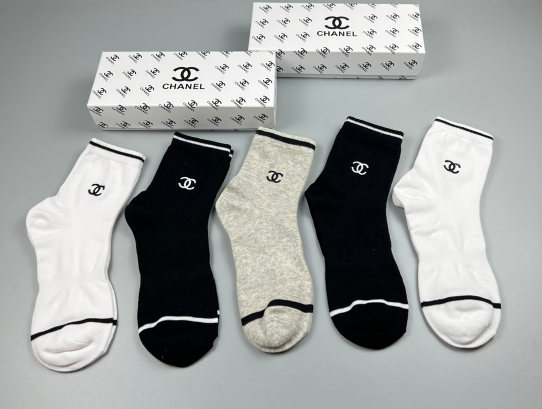 Chanel Black White Plain Contrast Cuffs Ankle Socks, image 3