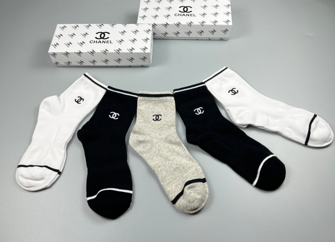 Chanel Black White Plain Contrast Cuffs Ankle Socks, image 5
