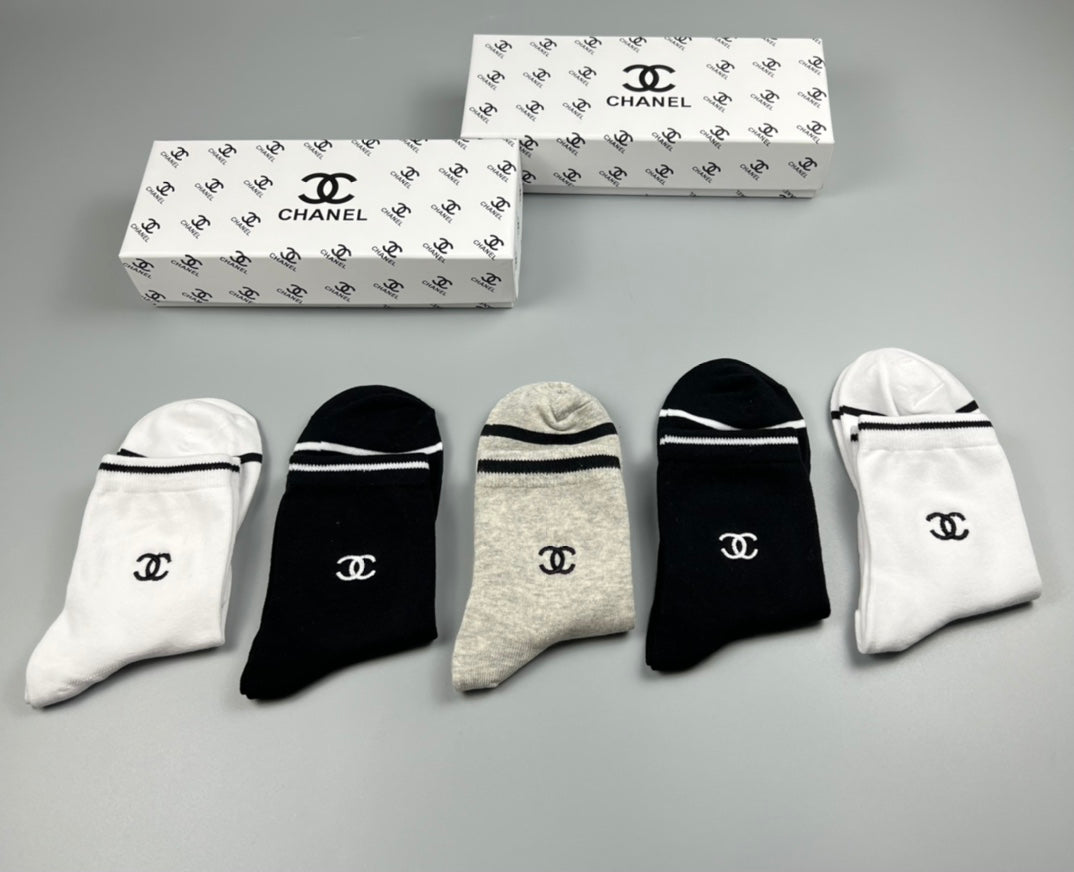Chanel Black White Plain Contrast Cuffs Ankle Socks, image 6