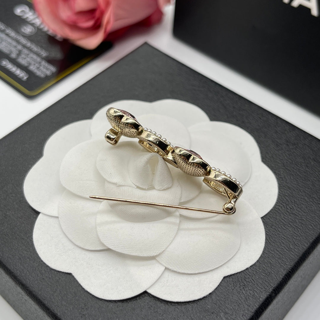 Chanel style brooches - product photo 4