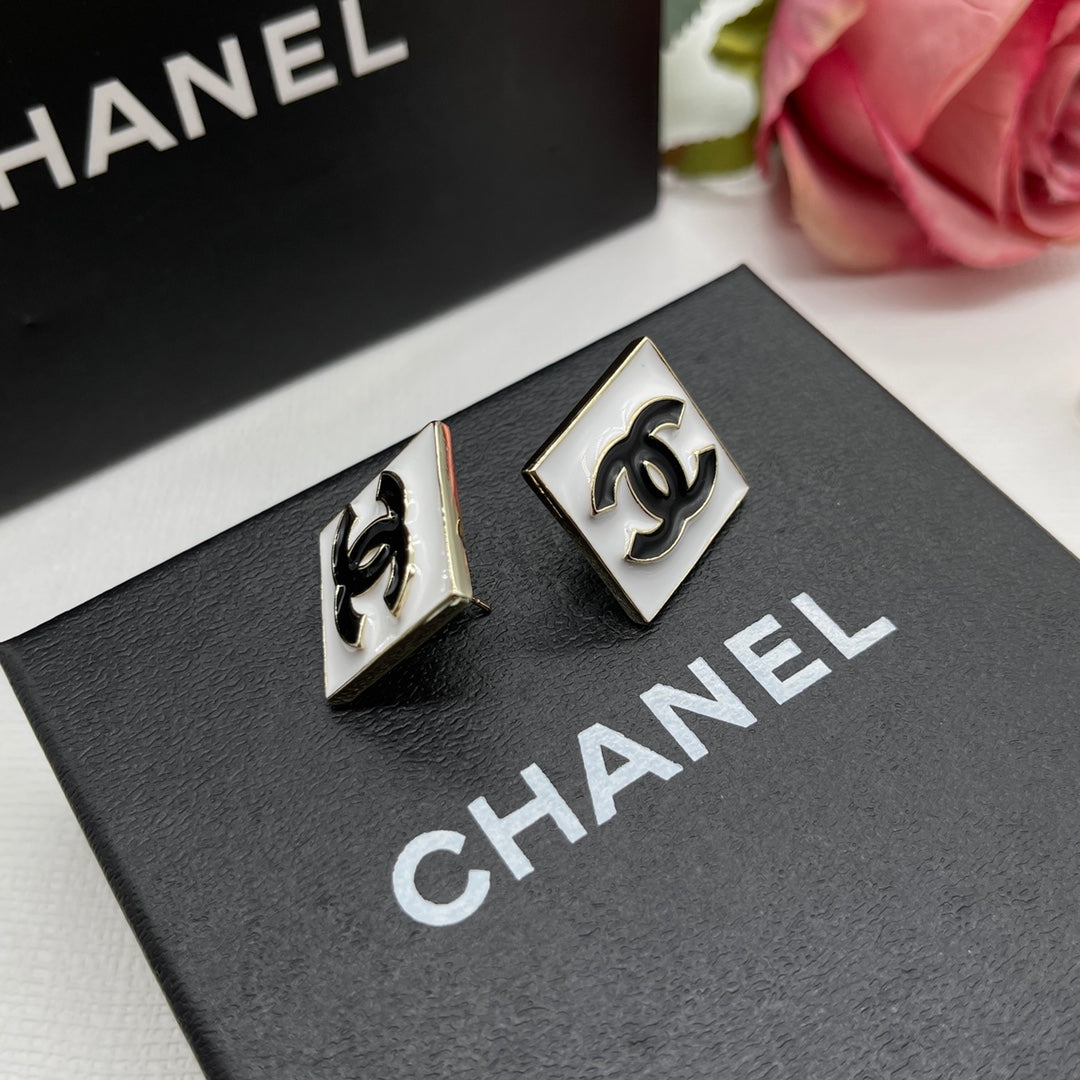 Chanel style earrings - product photo 3