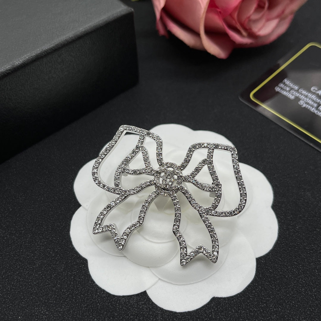 Chanel style brooches - product photo 1