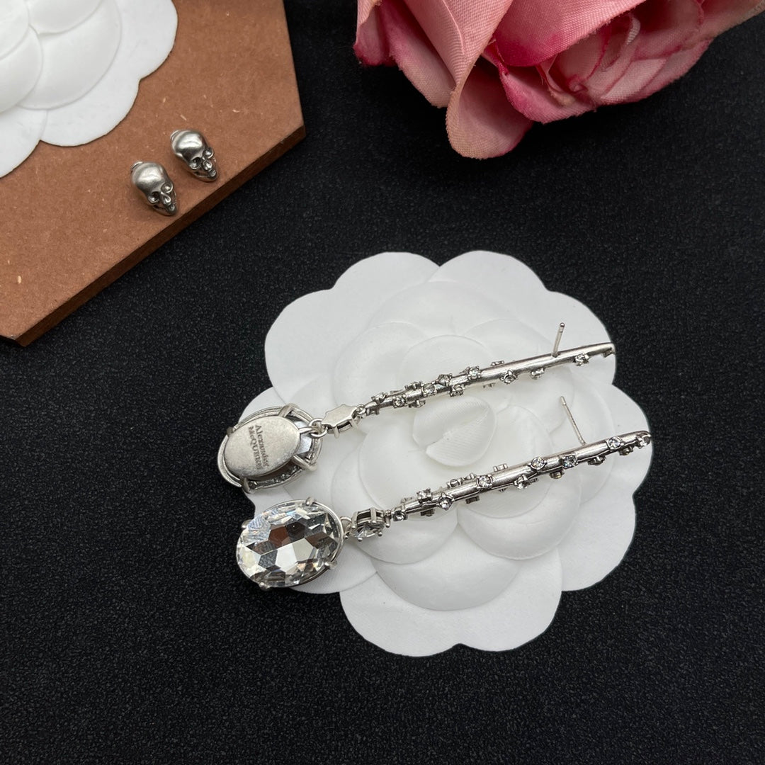 Alexander McQueen Pearl Pin Drop earrings in Silver Tone, detail view 5