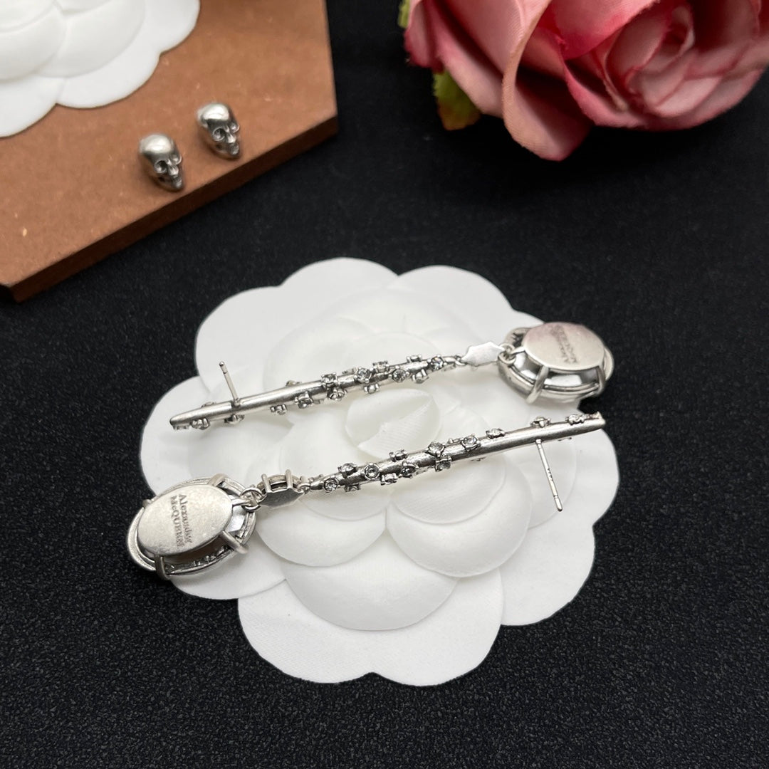 Alexander McQueen Pearl Pin Drop earrings in Silver Tone, detail view 6