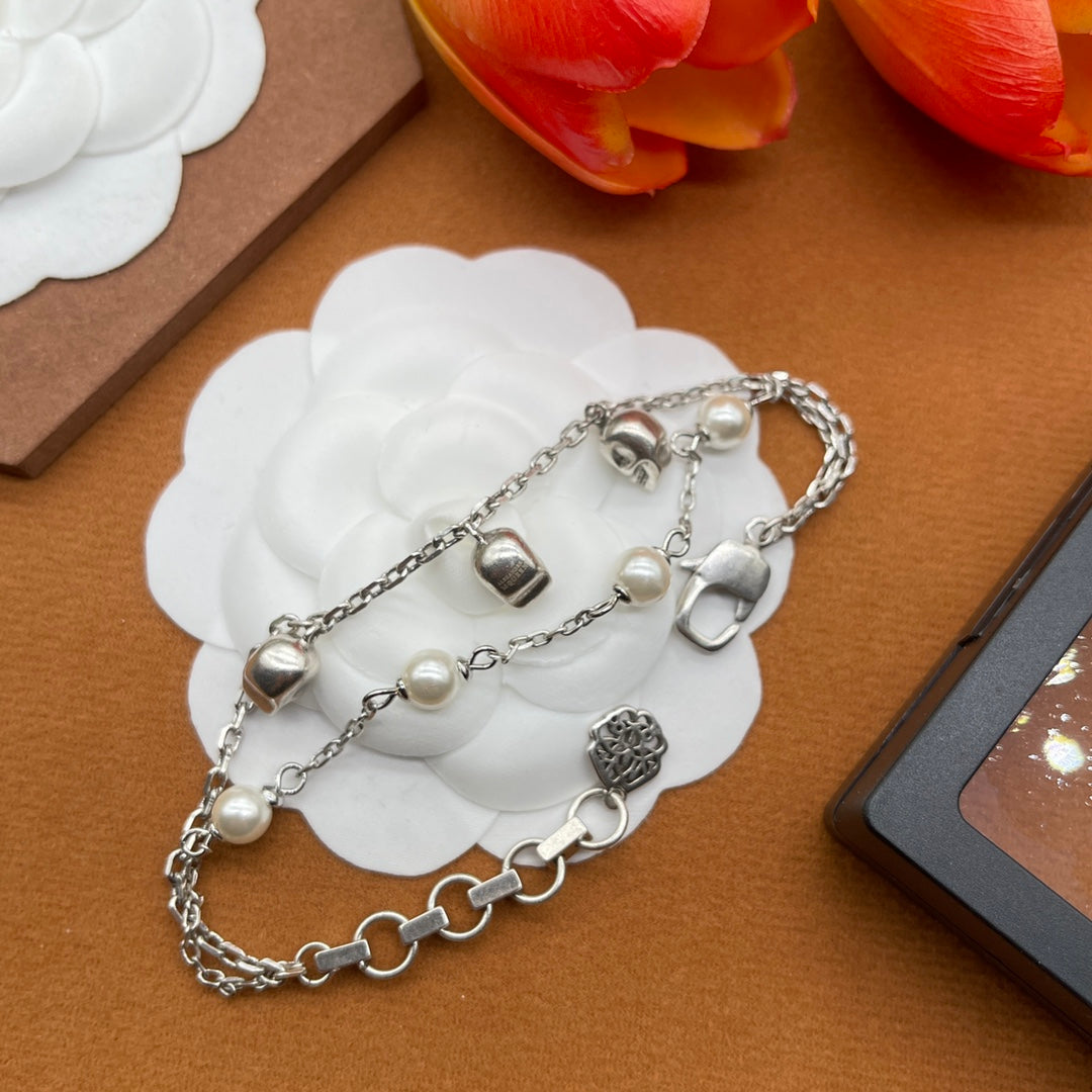Alexander McQueen Fine Skull Chain bracelet in Silver Tone, detail view 6