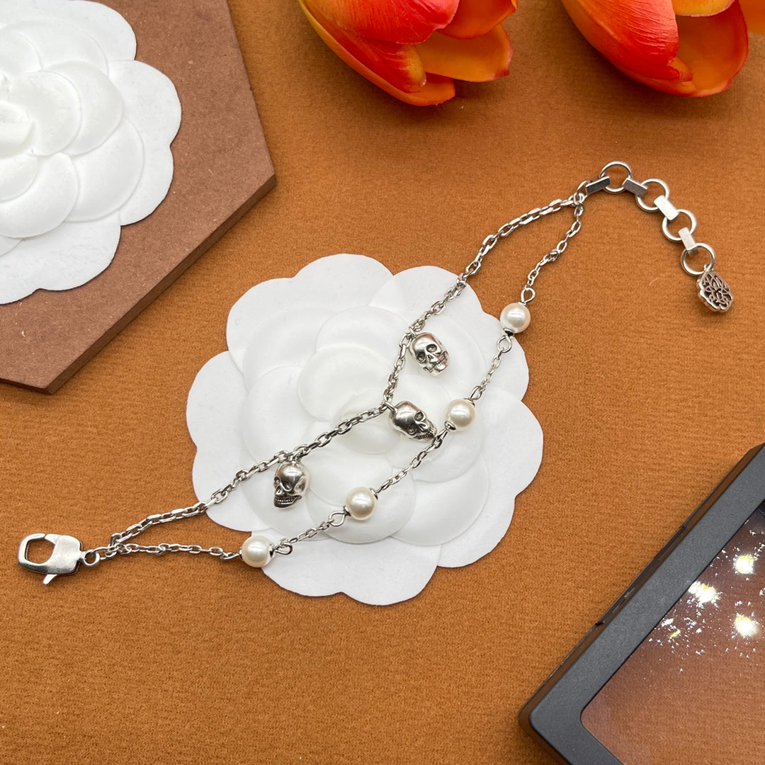 Alexander McQueen Fine Skull Chain bracelet in Silver Tone, main view