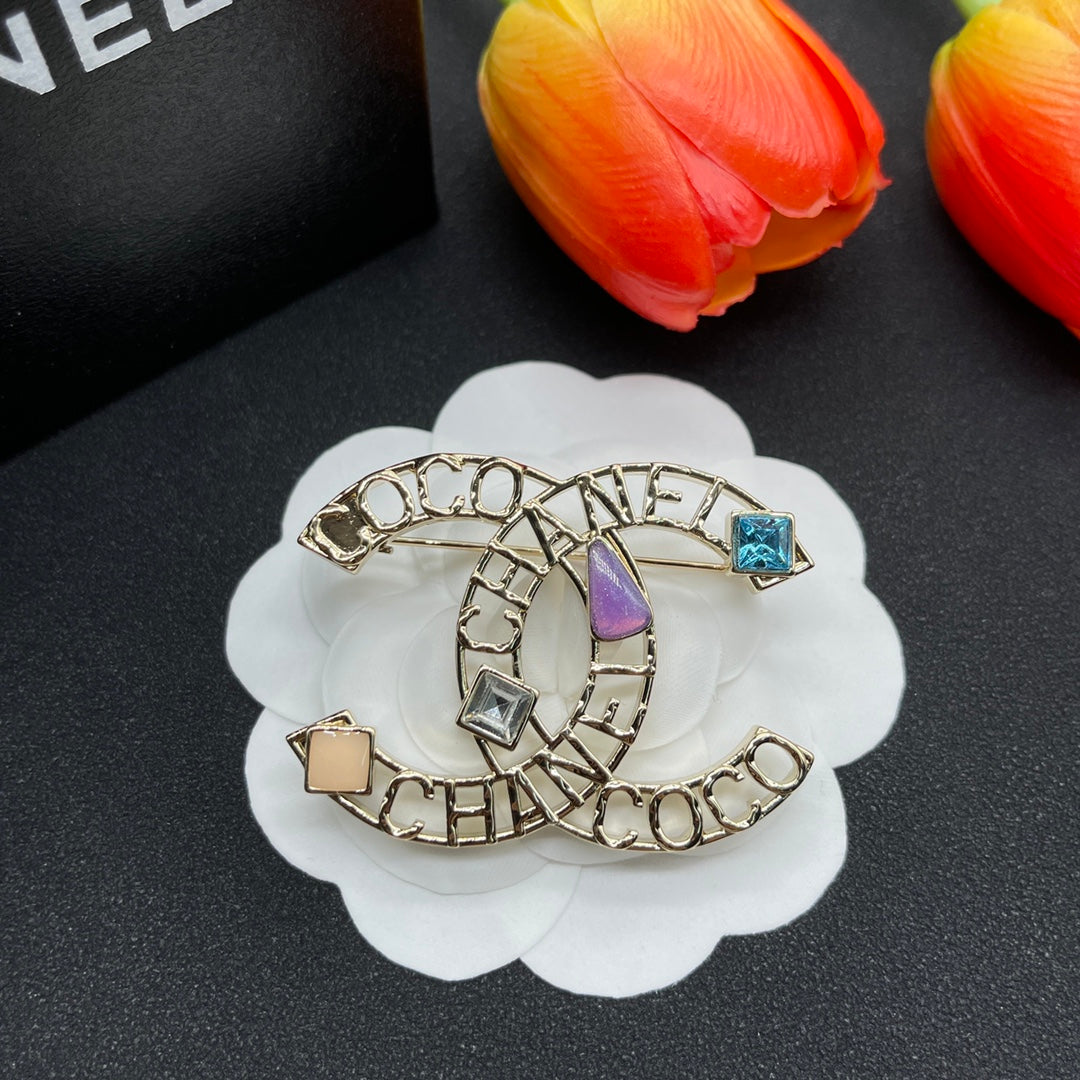 Chanel style brooches - product photo 2