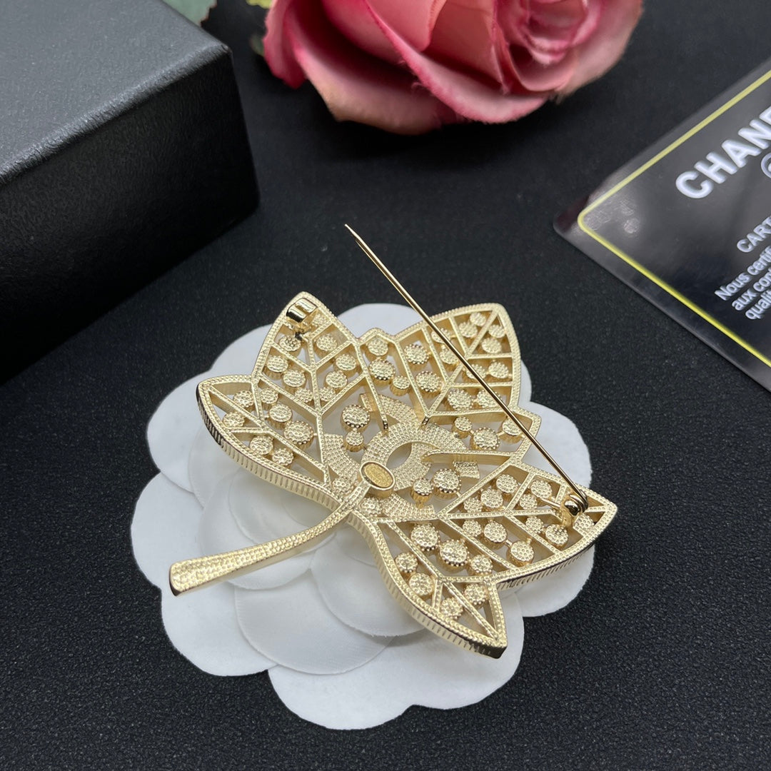 Chanel style brooches - product photo 4