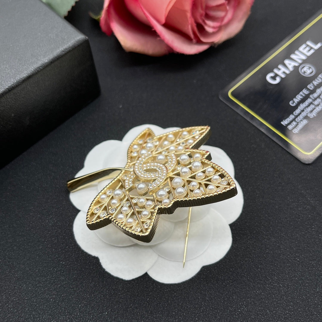 Chanel style brooches - product photo 5