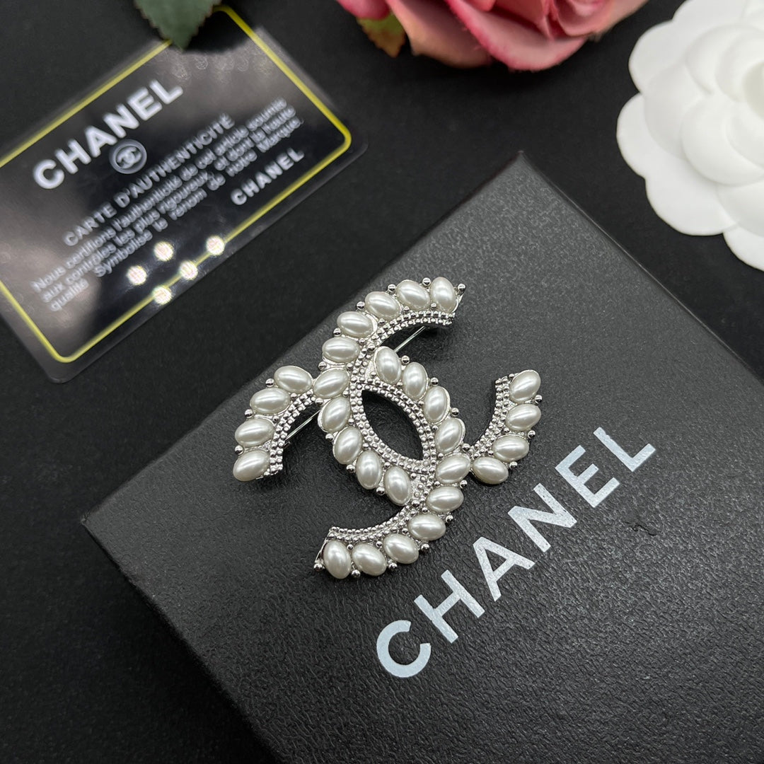 Chanel style brooches - product photo 1