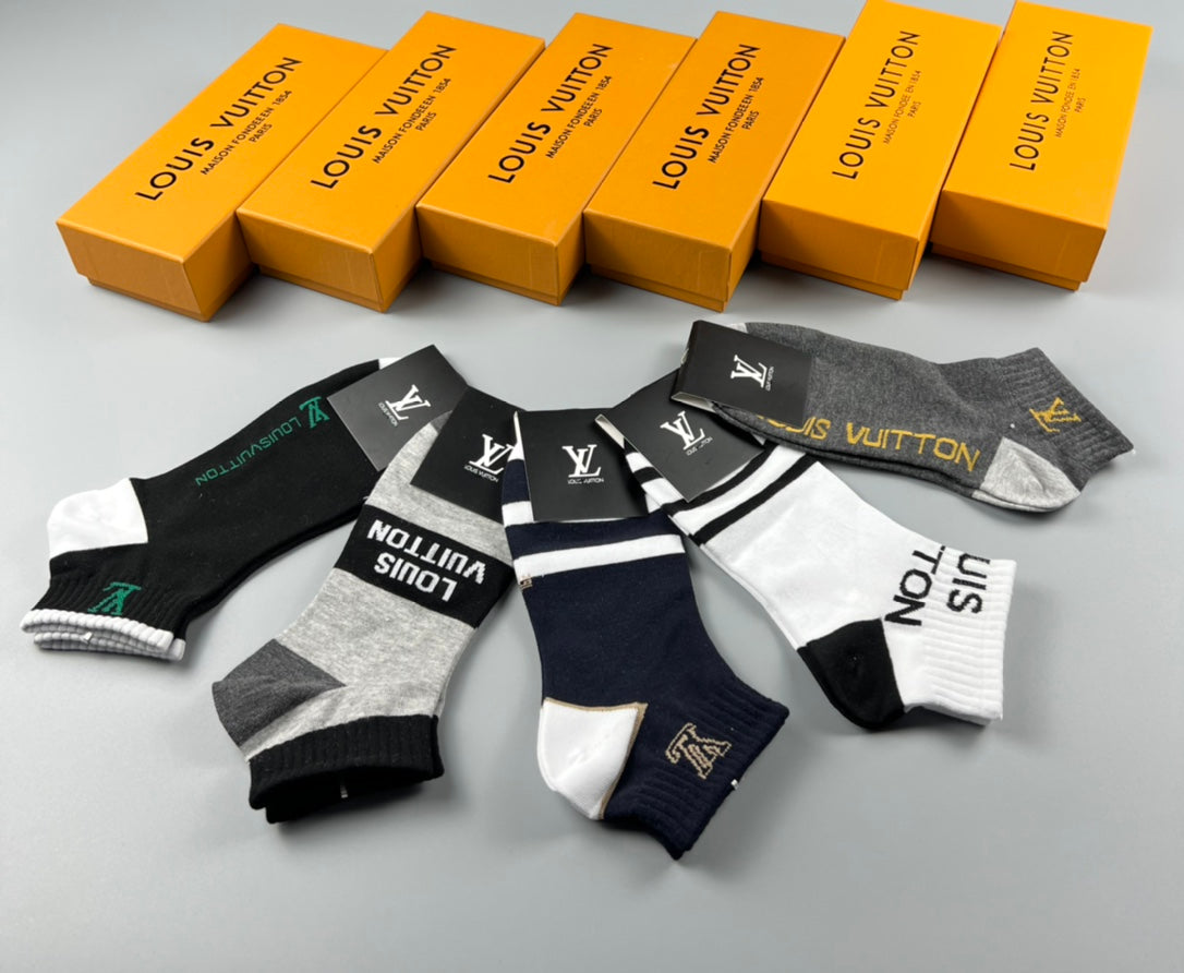 Louis Vuitton Black White Grey Broad Letter Bands Ankle Socks, image 3