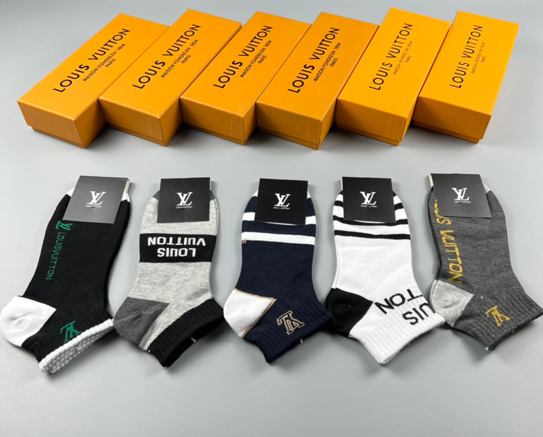 Louis Vuitton Black White Grey Broad Letter Bands Ankle Socks, image 1
