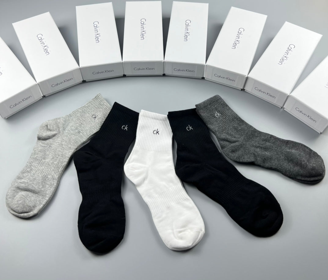 Calvin Klein Neutral Shades Plain Tall Cuffs Crew Socks, image 2