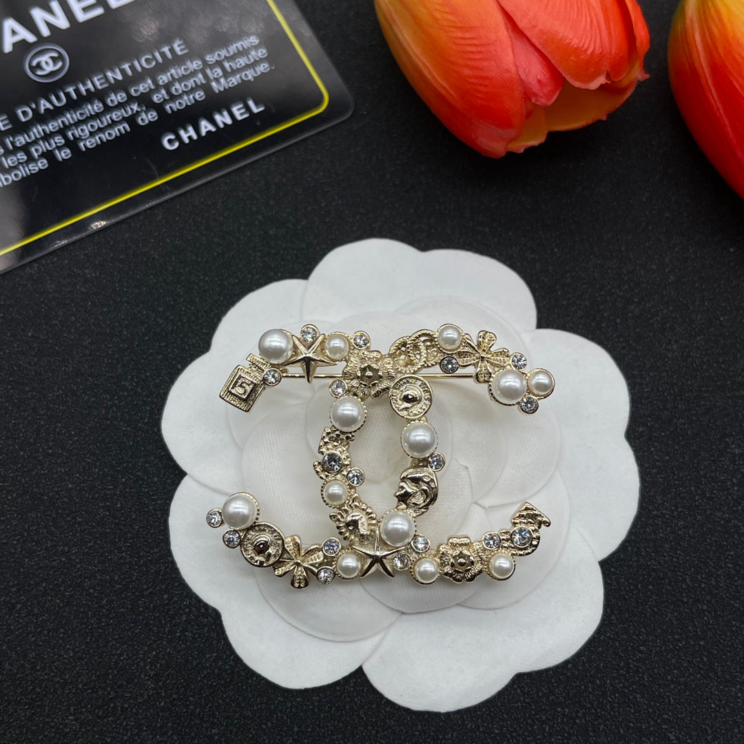 Chanel style brooches - product photo 1