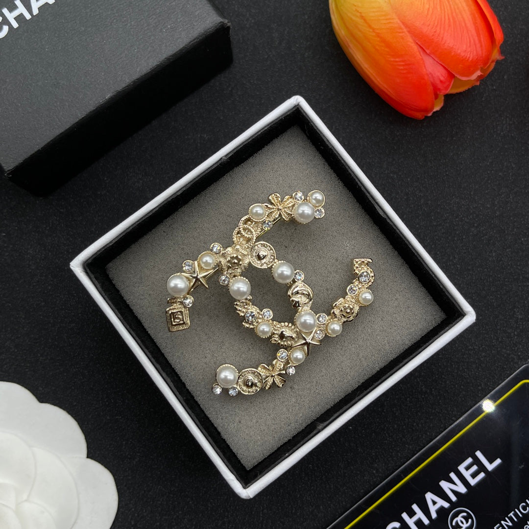 Chanel style brooches - product photo 2