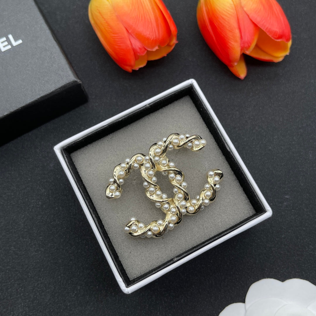 Chanel style brooches - product photo 1