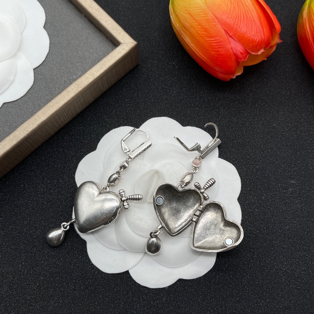 Alexander McQueen Crystal Petal Drop earrings in Silver & Red, detail view 5