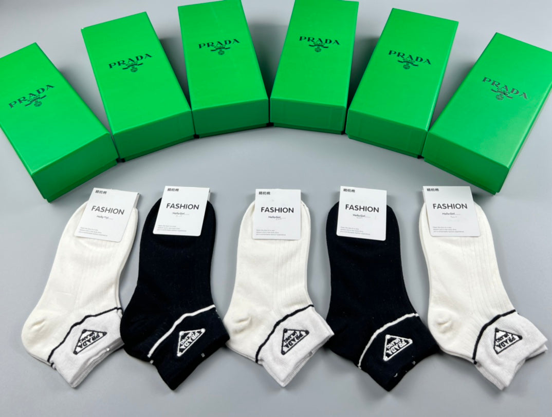 Prada Black White Small Triangle Motifs Ankle Socks, image 3