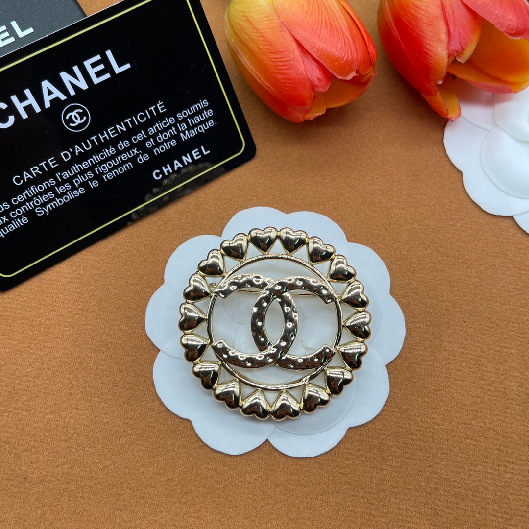 Chanel style brooches - product photo 2