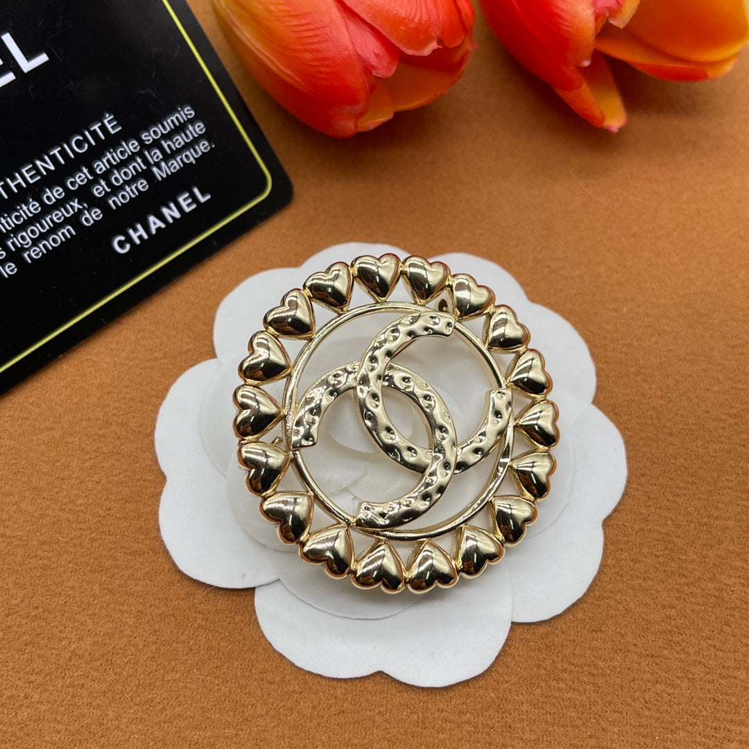 Chanel style brooches - product photo 1