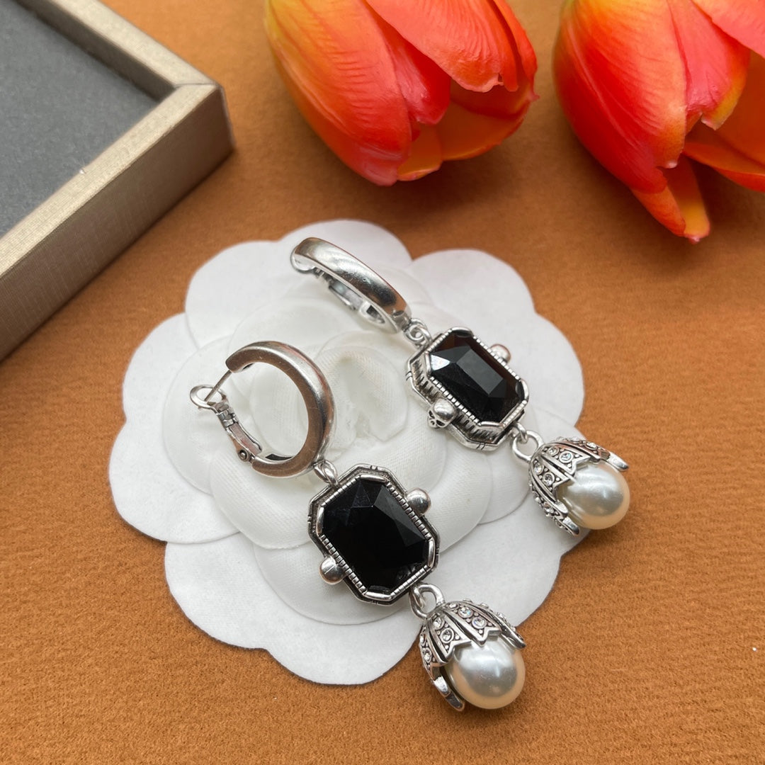 Alexander McQueen Oval Crystal Pearl Drop earrings in Silver Tone, detail view 8
