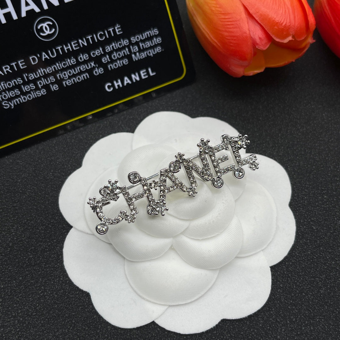 Chanel style brooches - product photo 1