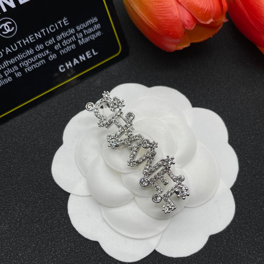 Chanel style brooches - product photo 3