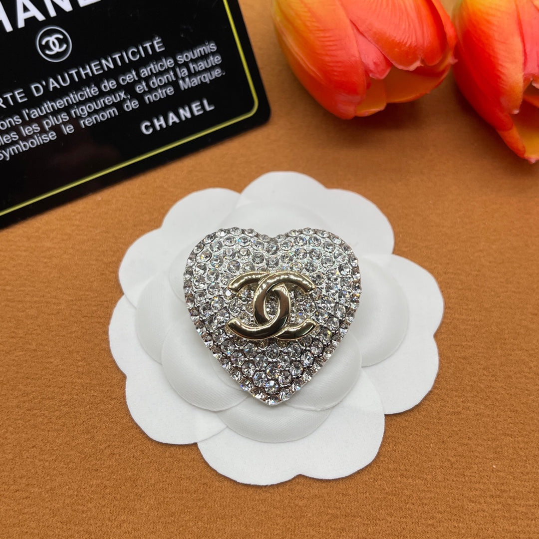 Chanel style brooches - product photo 1