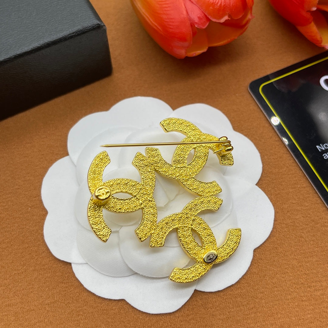 Chanel style brooches - product photo 4