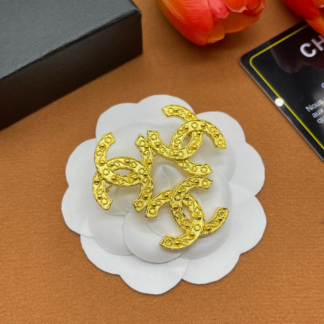 Chanel style brooches - product photo 2