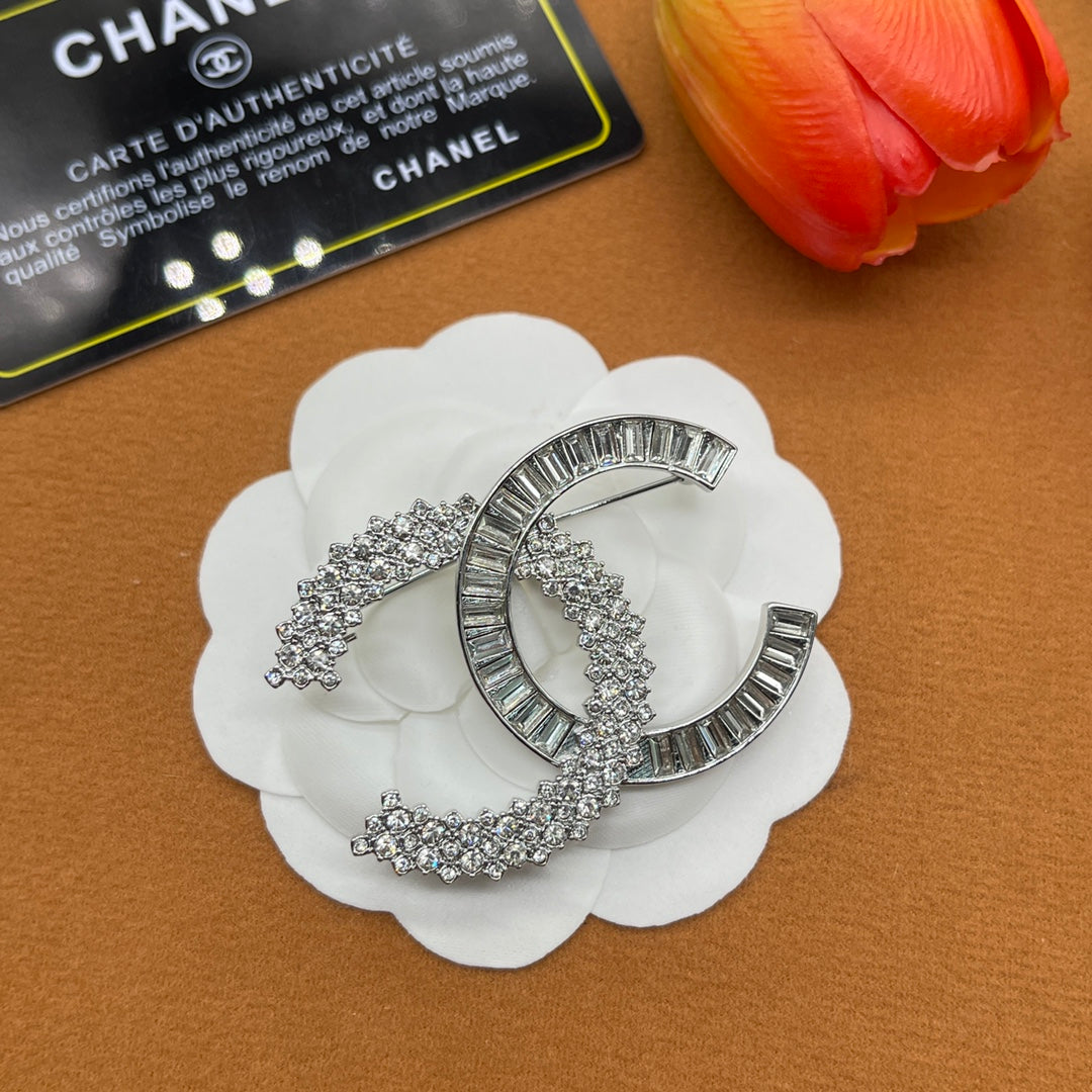Chanel style brooches - product photo 1