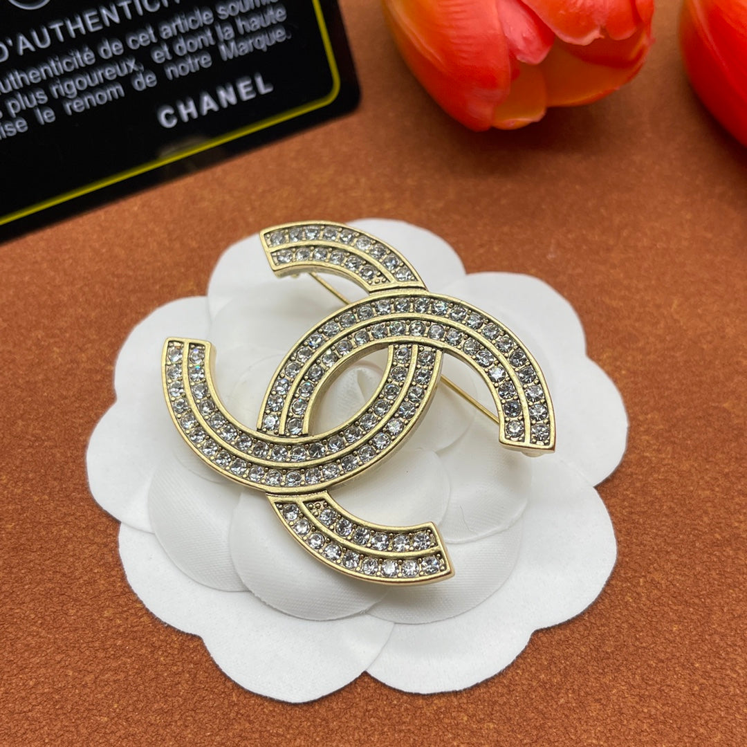 Chanel style brooches - product photo 2