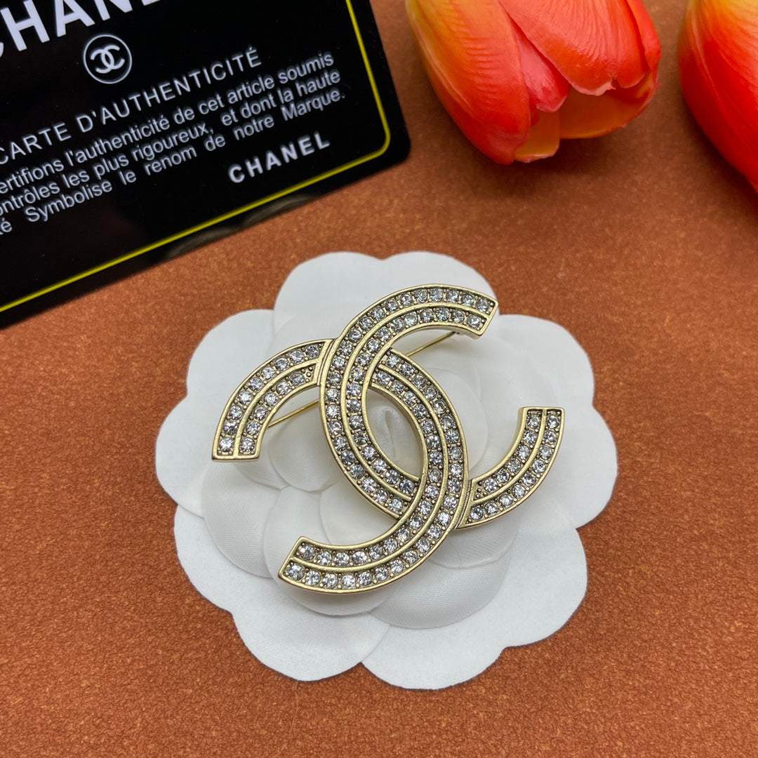 Chanel style brooches - product photo 1
