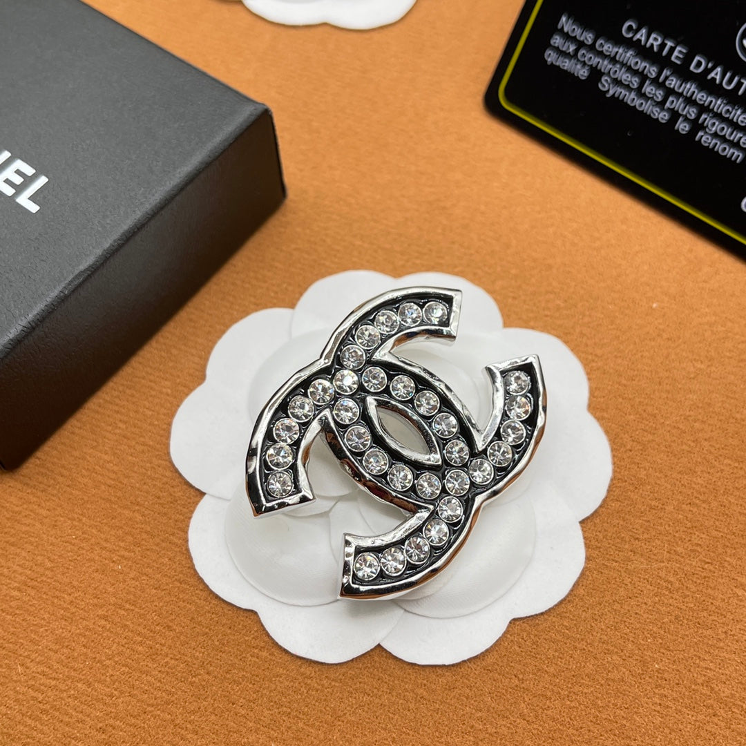 Chanel style brooches - product photo 1