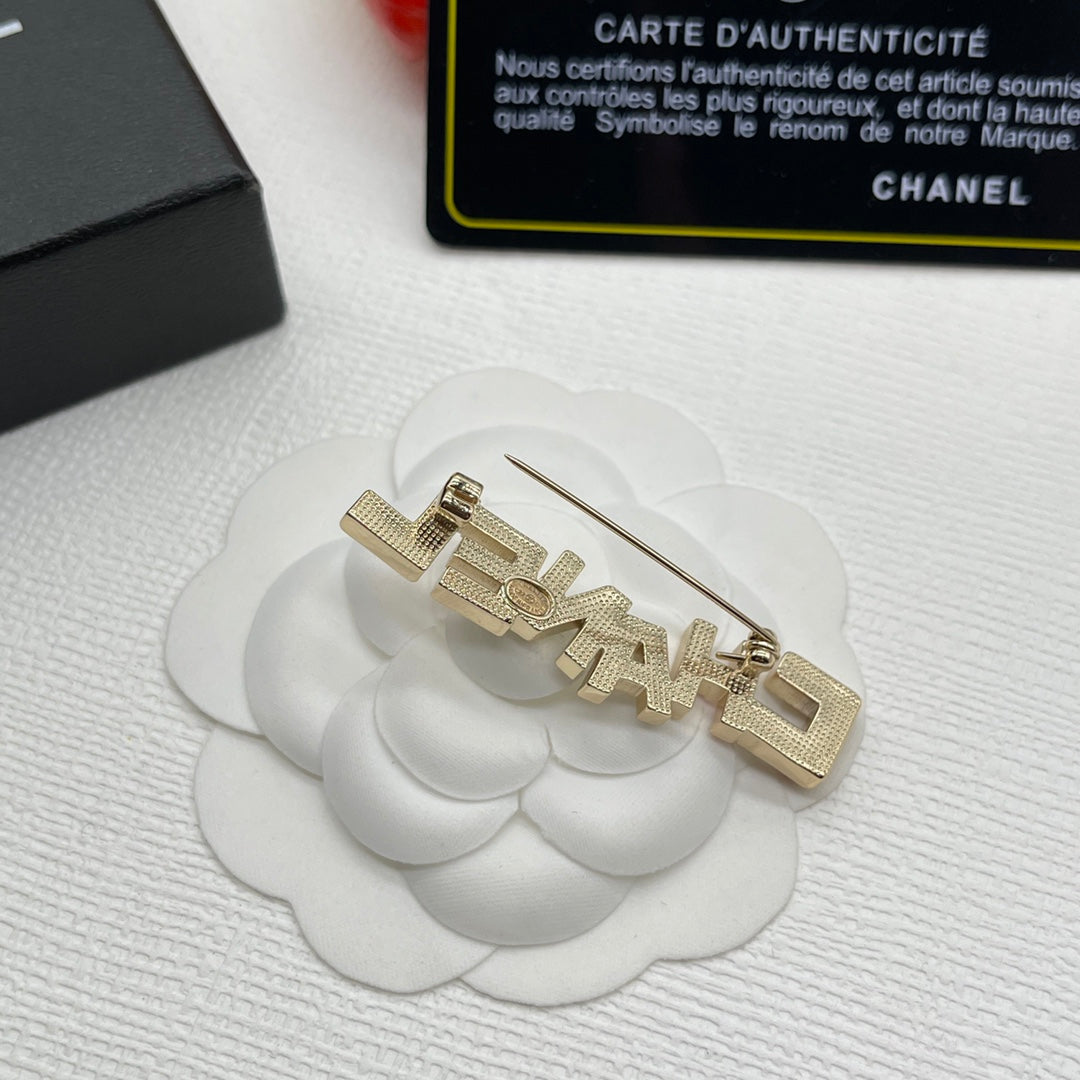 Chanel style brooches - product photo 6